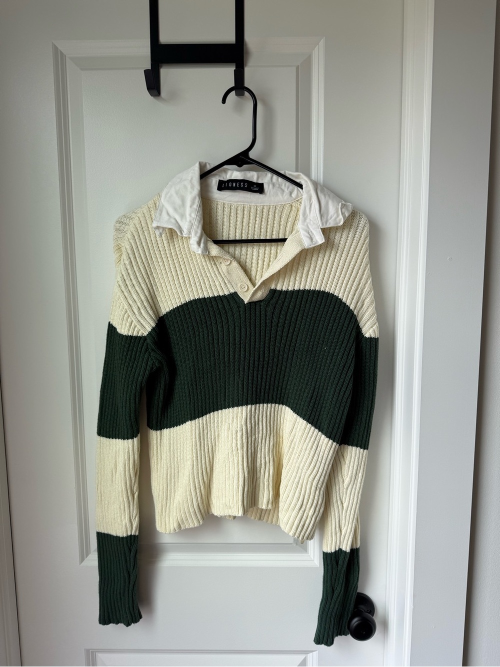 Lioness Ribbed Polo Sweater in Cream and Dark Green